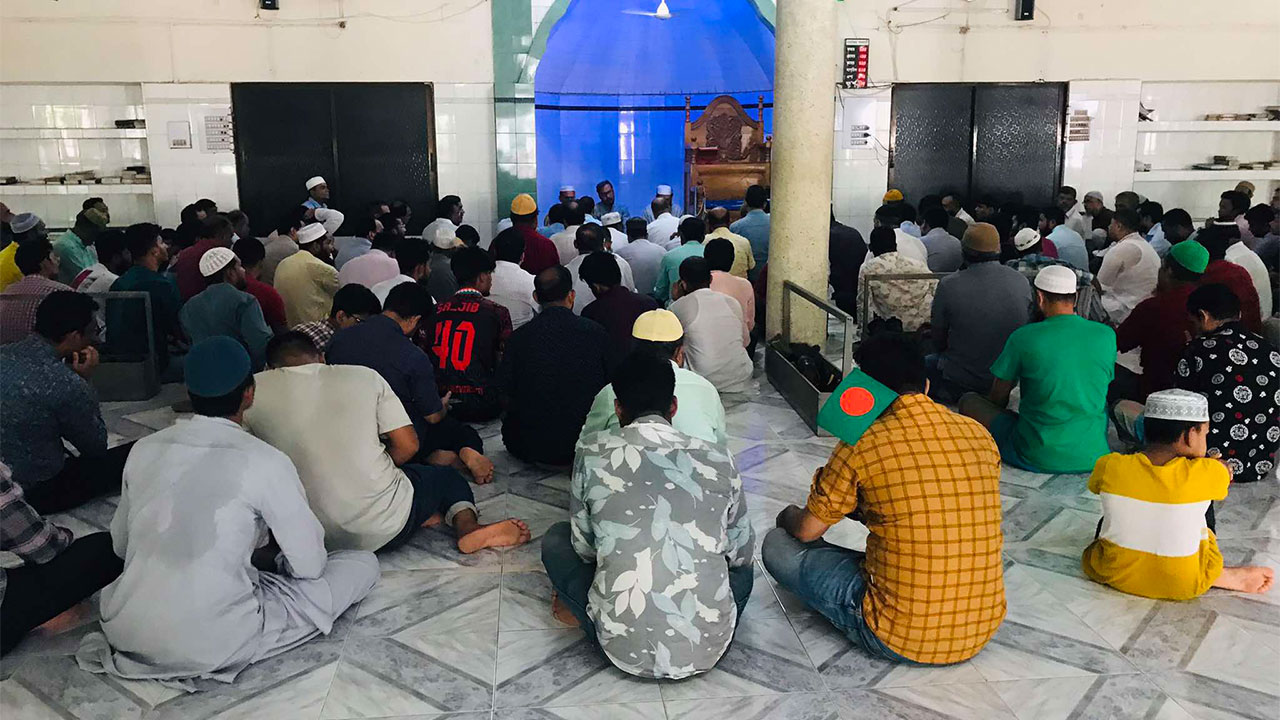 কোটা সংস্কার আন্দোলনে নিহতদের স্মরণে জবিতে দোয়া-মিলাদ মাহফিল