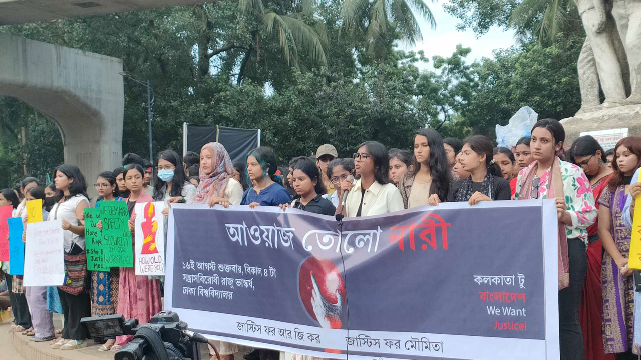 কলকাতার পাশে দাঁড়ালেন বাংলাদেশের শিক্ষার্থীরা