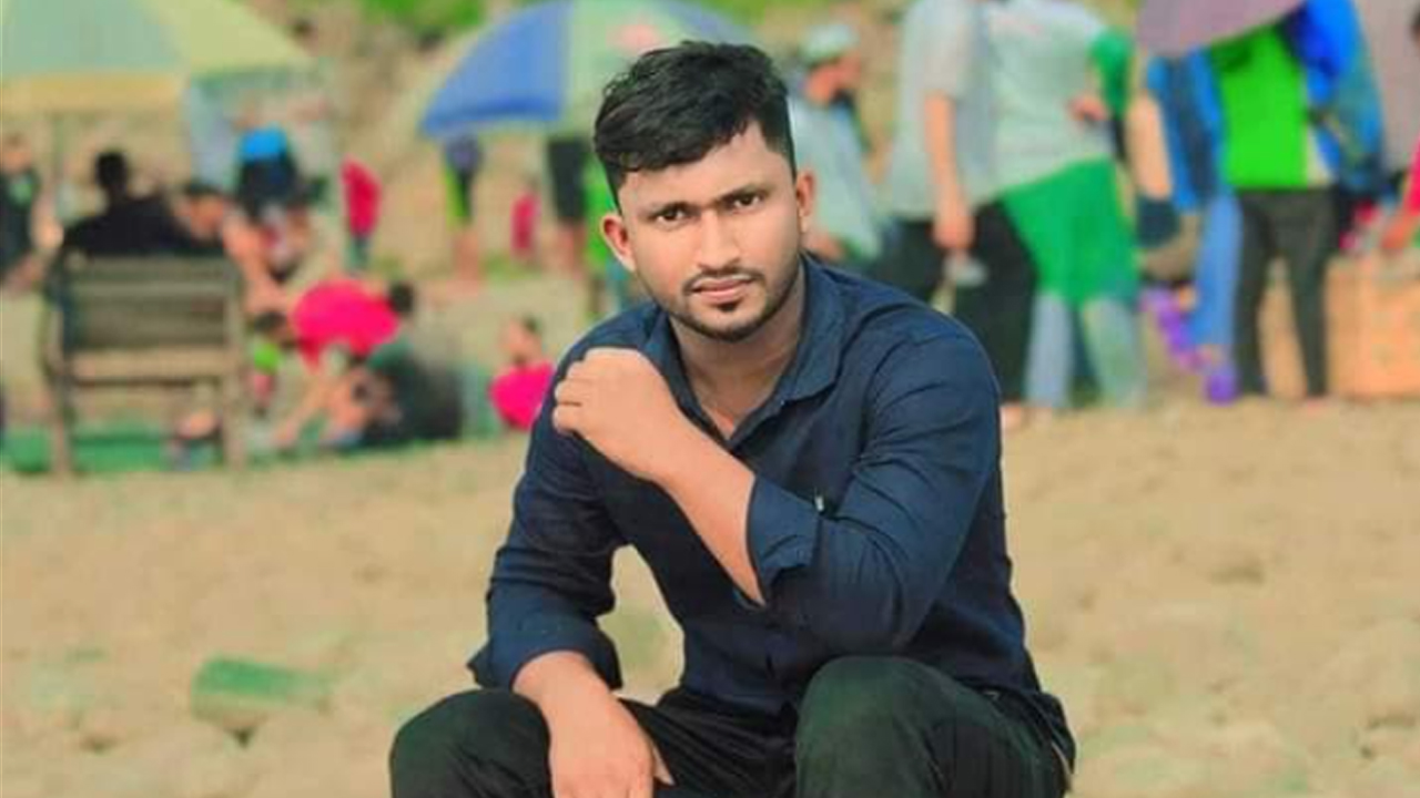 মিছিলে গুলিবিদ্ধ হয়ে কলেজছাত্র মিরাজের মৃত্যু