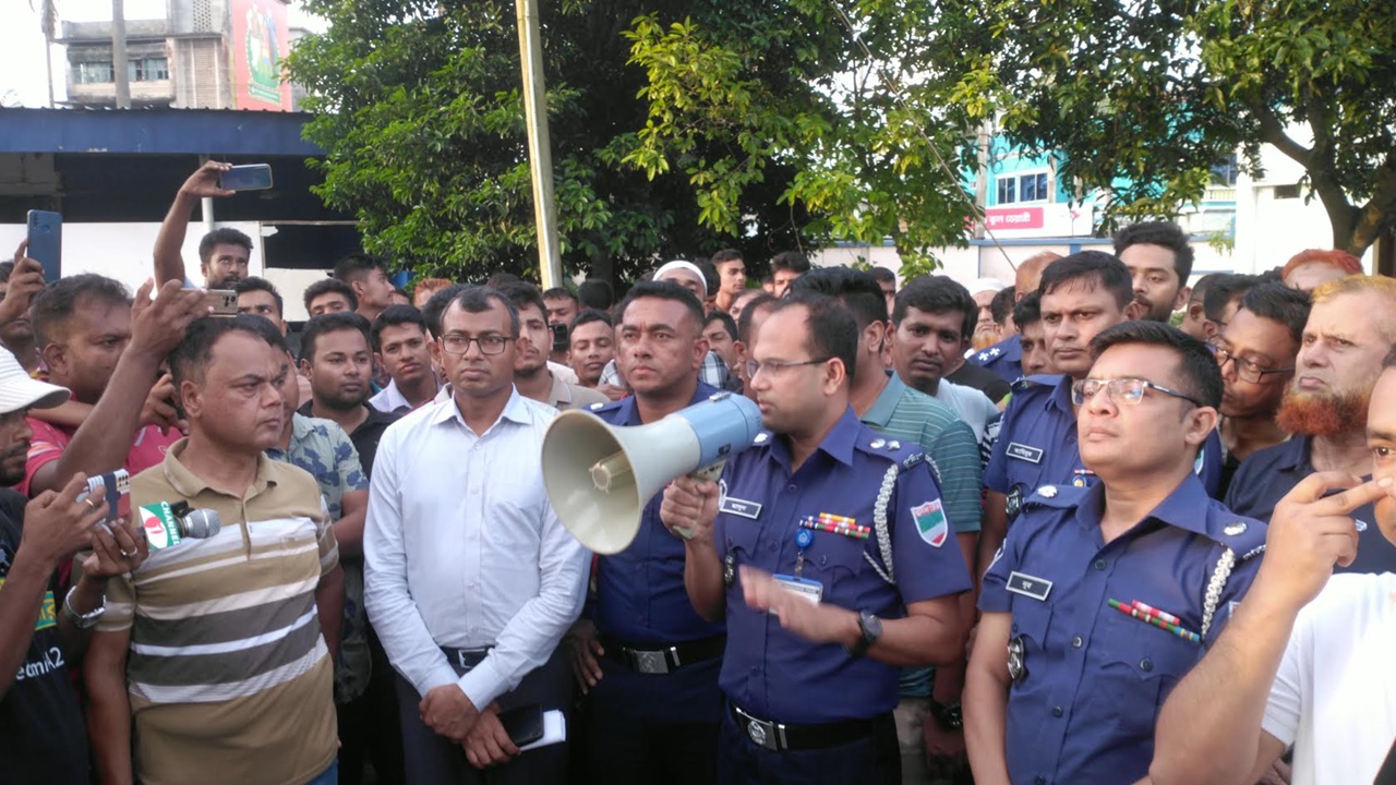 খোঁজ নেয়নি সিনিয়র অফিসাররা : যশোরের পুলিশ সদস্যরা