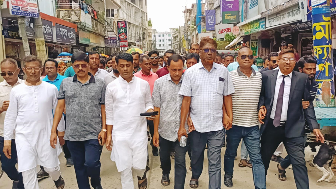 শেখ হাসিনার বিচারের দাবিতে শেরপুরে বিএনপির বিক্ষোভ মিছিল