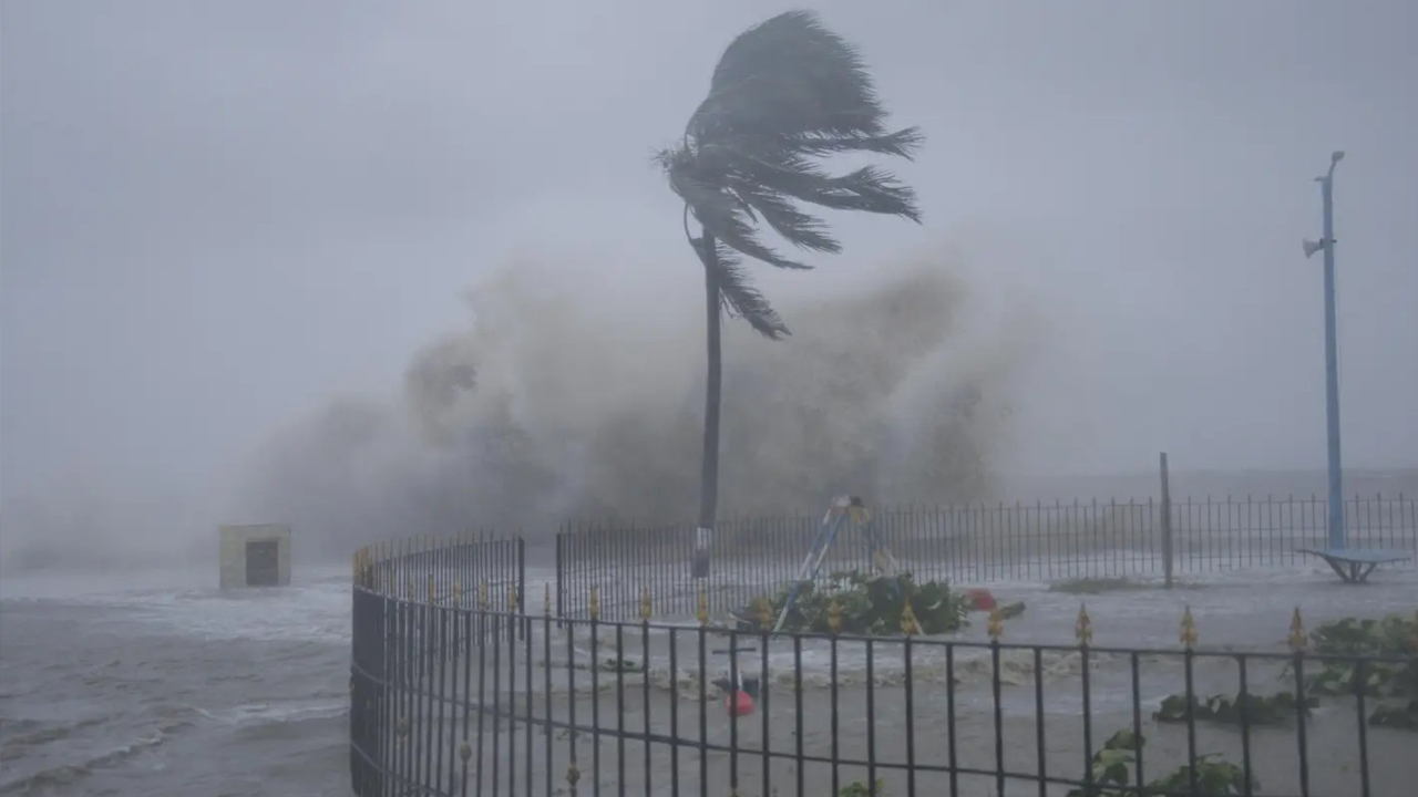 সন্ধ্যার মধ্যে ৯ অঞ্চলে ঝড়ের আভাস