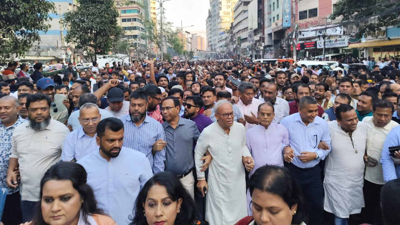 তারেক রহমানের খালাসে রিজভীর নেতৃত্বে আনন্দ মিছিল