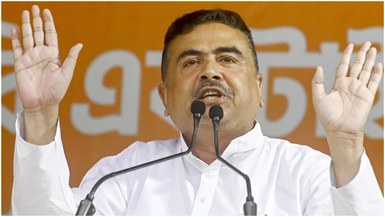 কলকাতা দখলে ঢাকা থেকে আসছে ৩ লাখ রিকশা : হাস্যকর দাবি শুভেন্দুর