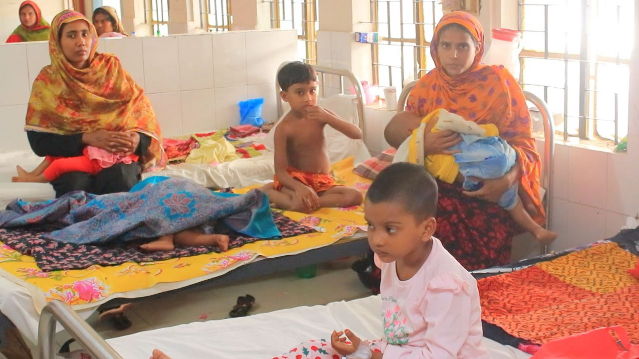 চাঁপাইনবাবগঞ্জে বাড়ছে ডায়রিয়ার প্রাদুর্ভাব, আক্রান্ত বেশি শিশুরা