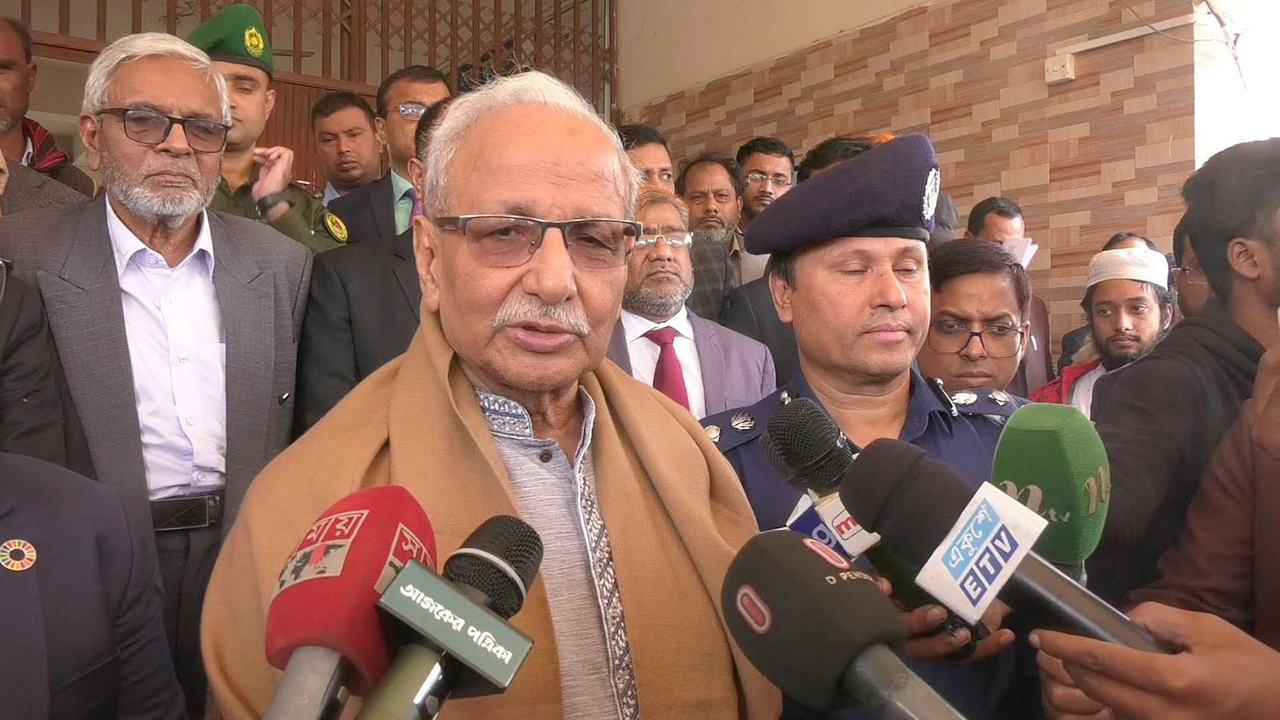 নির্বাচনে আওয়ামী লীগের অংশগ্রহণে কোনো বাধা দেখছি না : বদিউল আলম