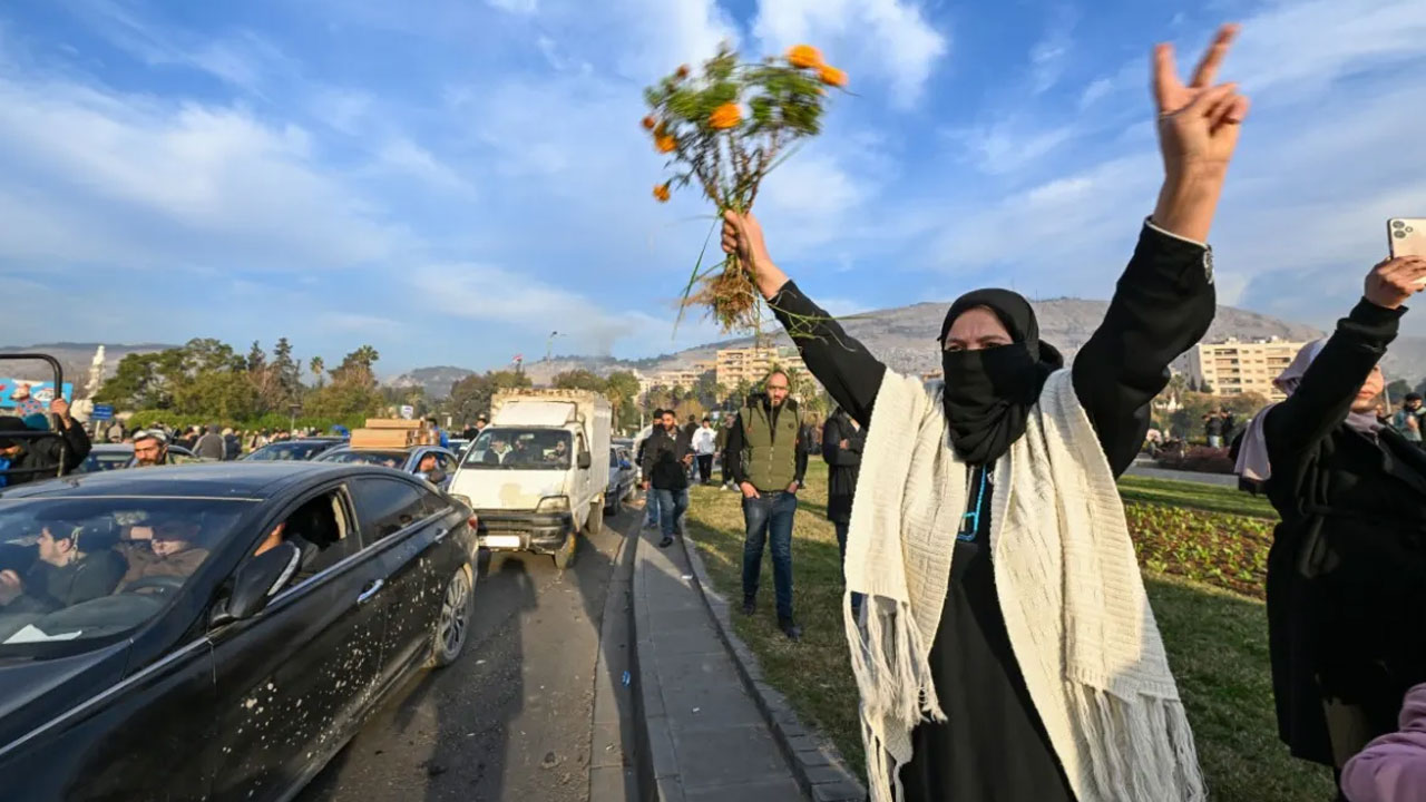 যে তাকবির ধ্বনিতে আনন্দ প্রকাশ করছেন সিরিয়ানরা
