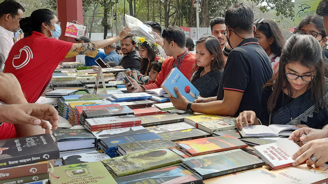 বাংলাদেশে নিষিদ্ধ বা বাজেয়াপ্ত হয়েছিল যেসব বই