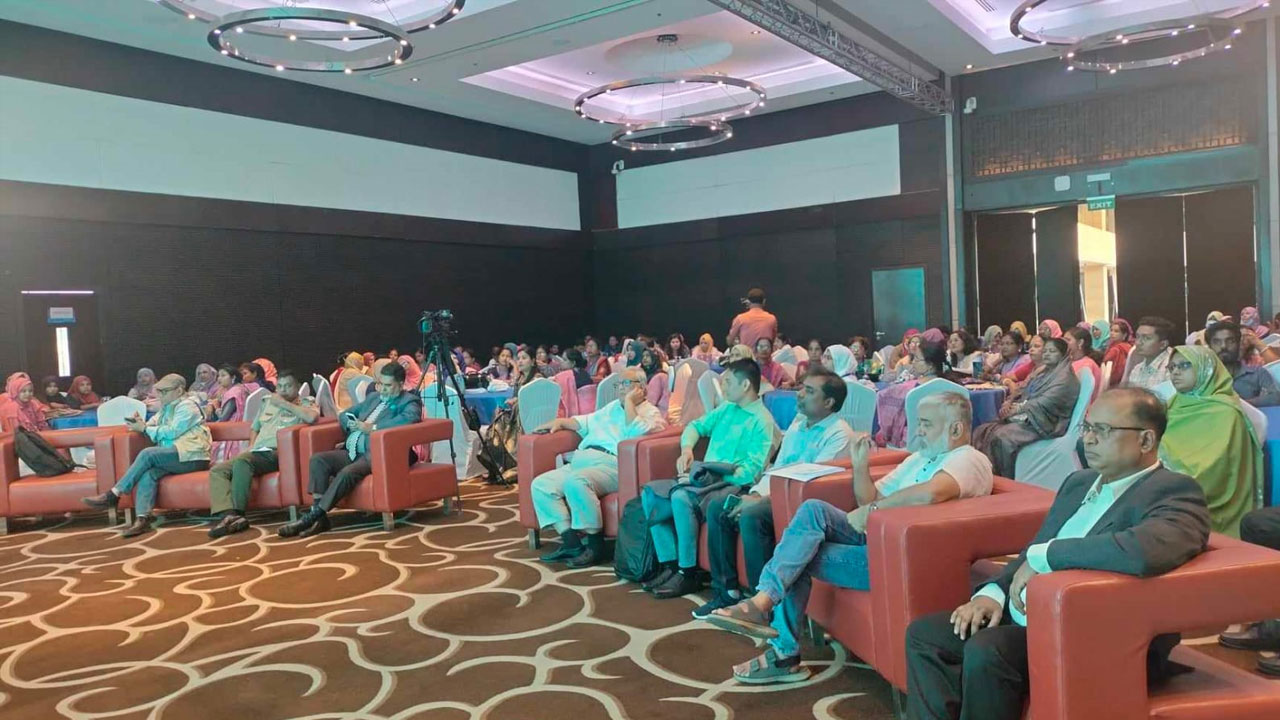 ‘বিশেষায়িত চিকিৎসায় প্রশিক্ষিত নার্স সময়ের দাবি’