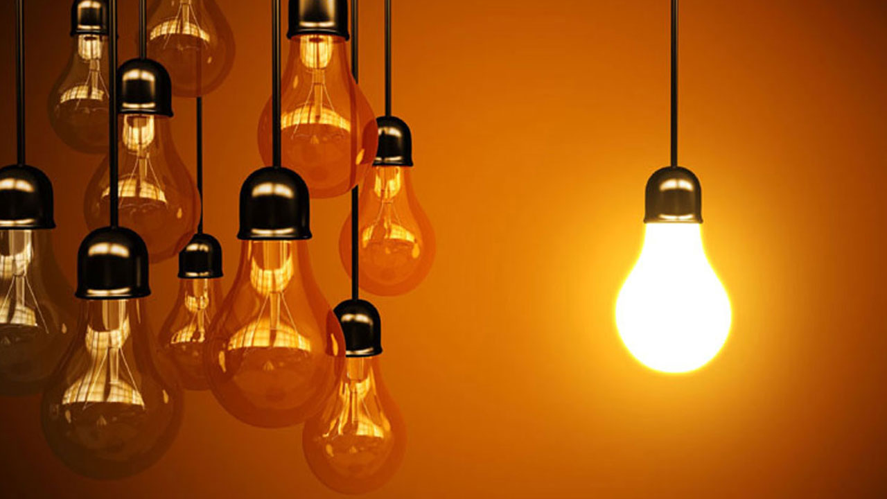 বিদ্যুতের মূল্য বাড়িয়ে বাজার নিয়ন্ত্রণ বৃথা চেষ্টা