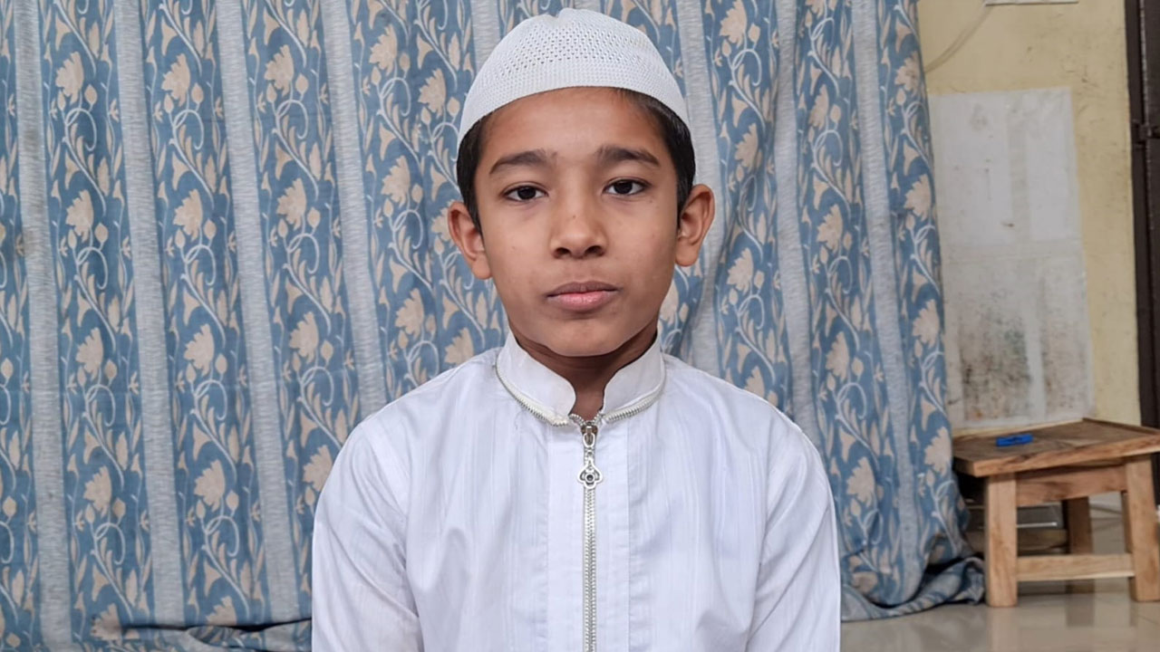 সাত মাসেই কুরআনের হাফেজ ১০ বছরের আব্দুল্লাহ