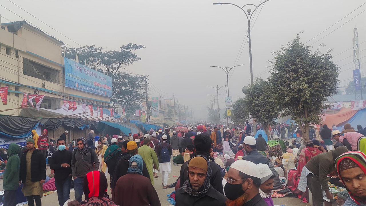 আখেরি মোনাজাতে অংশ নিতে মুসল্লিদের ঢল