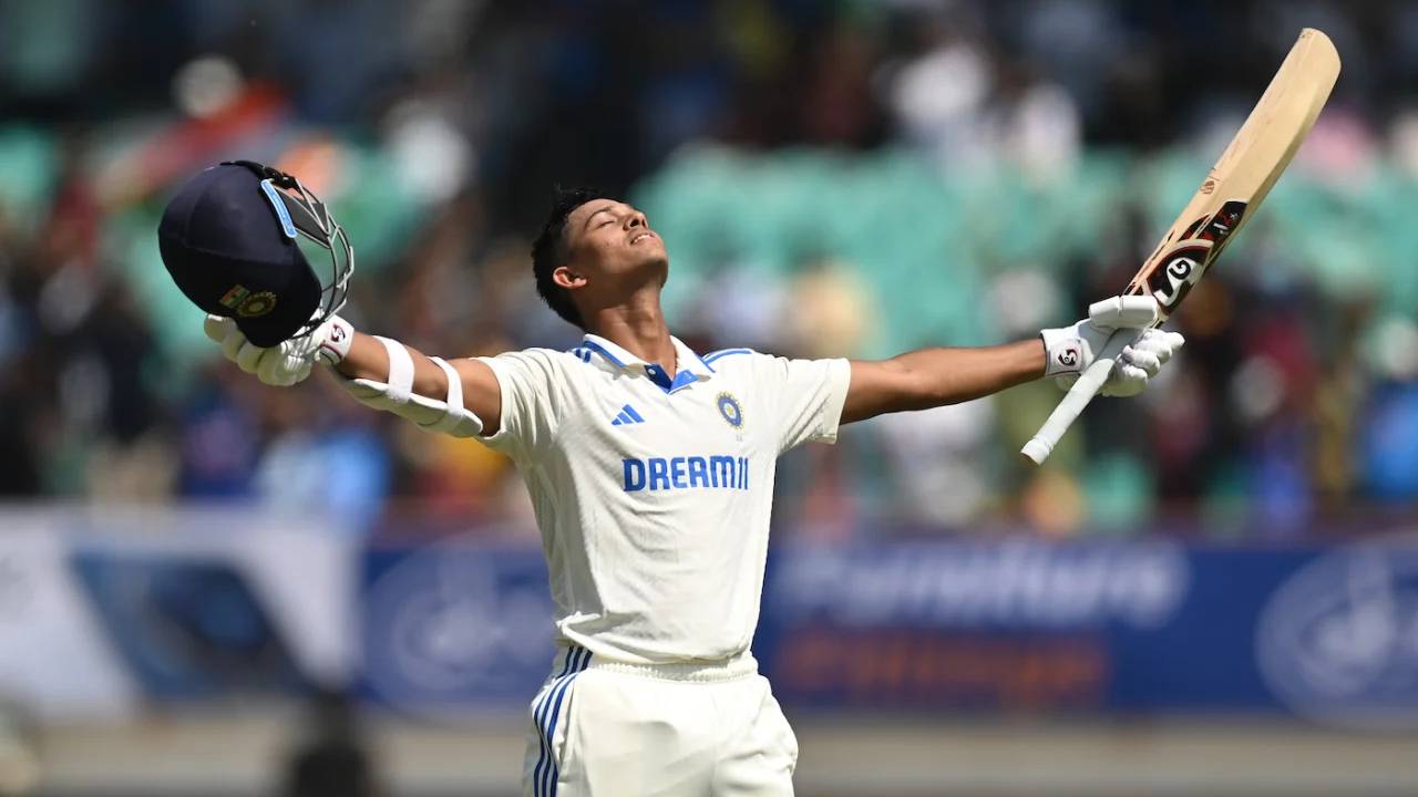 শেবাগের ১ বছরের রেকর্ড জয়সওয়াল ভাঙলেন ৫৫ দিনে