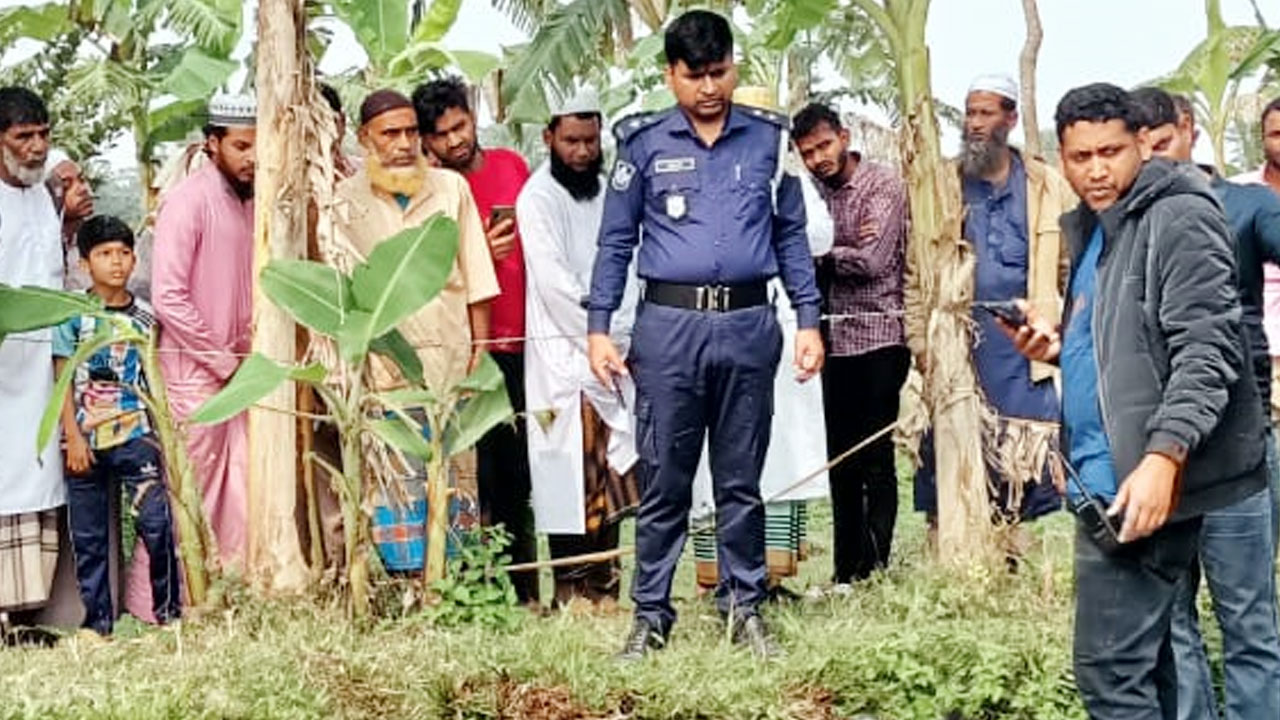 বিয়ের দুই দিন পর বাড়ির পাশে মিলল যুবকের গলাকাটা মরদেহ