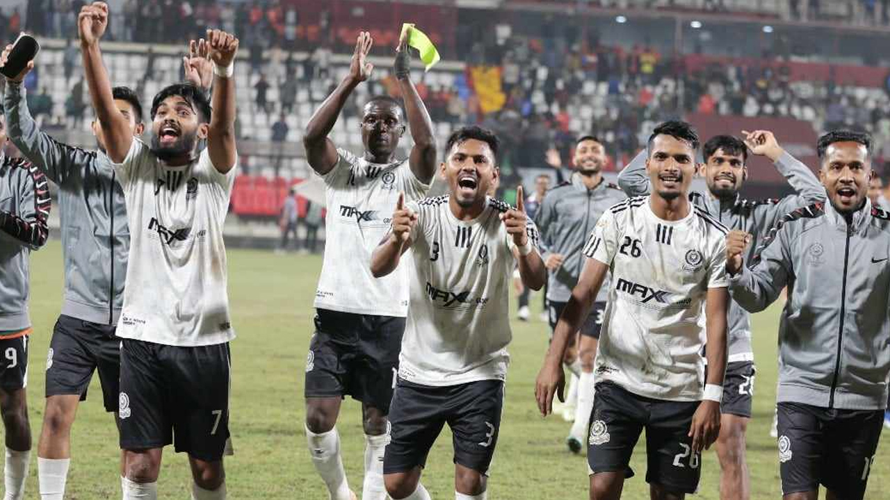 কিংসের দুর্গ ভাঙল মোহামেডান