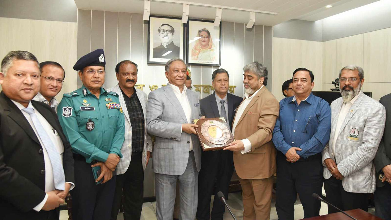 শিক্ষা প্রতিষ্ঠানের খেলায় নজর পাপনের