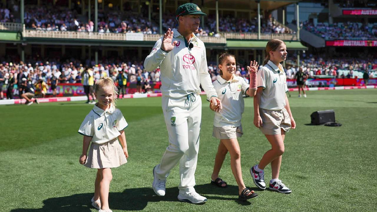 কোন ক্যাপ নিয়ে সিডনি টেস্ট খেলছেন ওয়ার্নার?