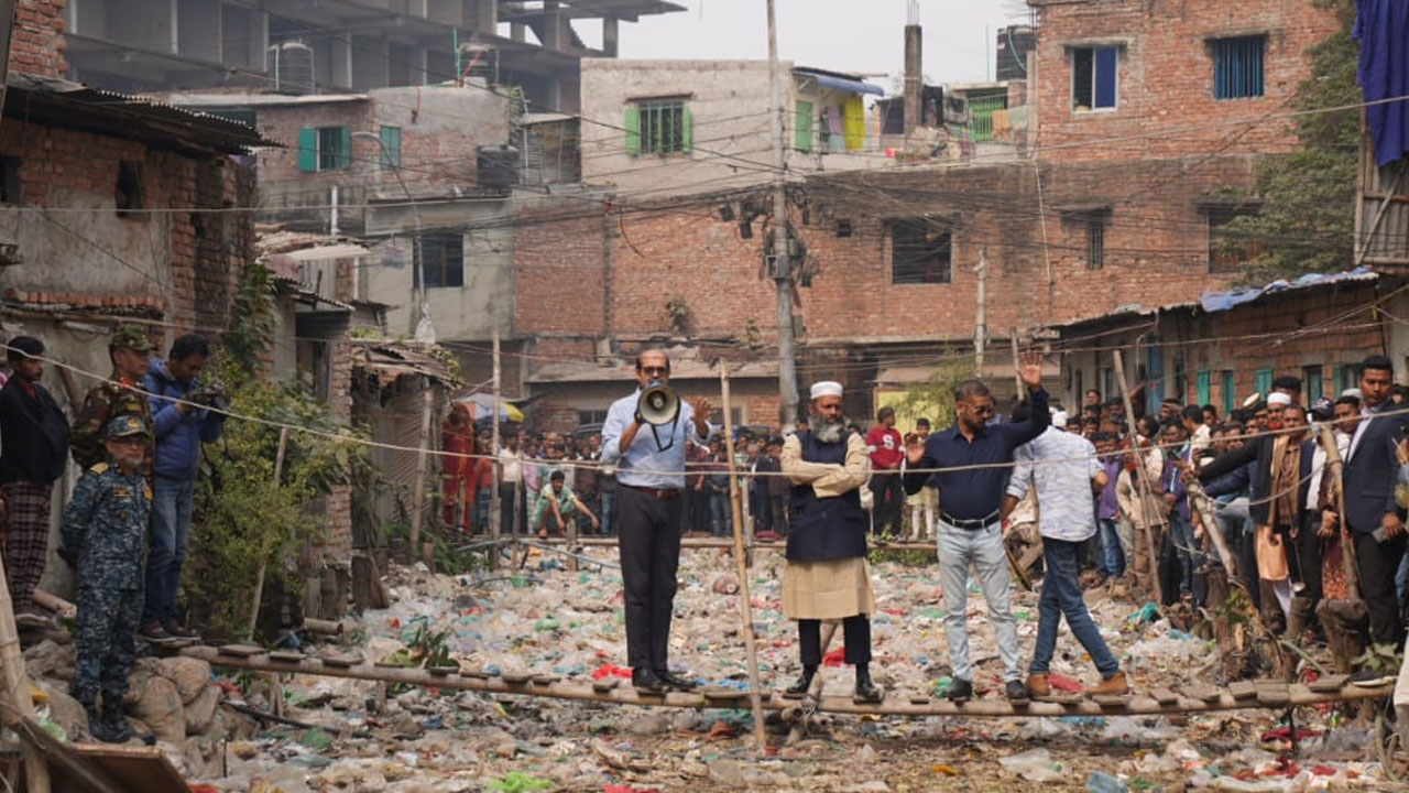 খালের পাড়ে থাকবে ক্যামেরা, ময়লা ফেললেই কঠোর ব্যবস্থা