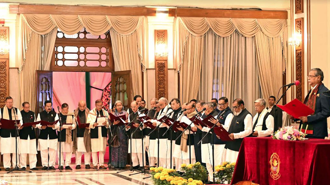 আগের মন্ত্রণালয় পেলেন ১৫ জন, পরিবর্তন হলো ২ জনের