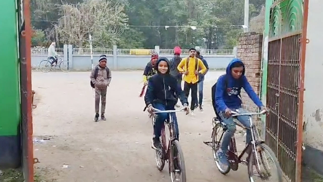 চুয়াডাঙ্গার তাপমাত্রা ৯.৫ ডিগ্রি, তবুও স্কুল খোলা