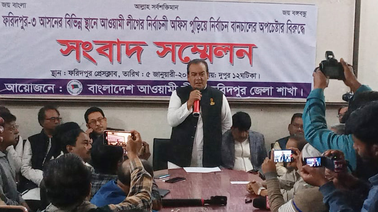 আ.লীগের ১৪টি নির্বাচনী ক্যাম্প পুড়িয়ে দেওয়ার অভিযোগ