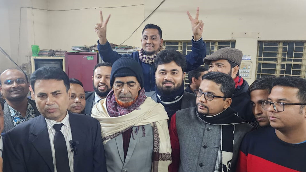 ফেনী জেলা আইনজীবী সমিতি নির্বাচনে আ.লীগ সমর্থিত প্যানেলের ভরাডুবি