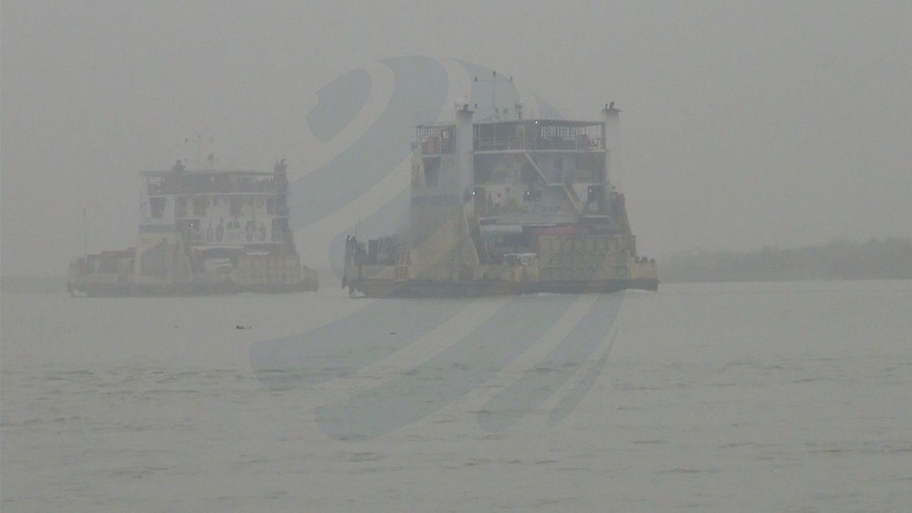 শরীয়তপুর-চাঁদপুর নৌপথে ফেরি চলাচল বন্ধ
