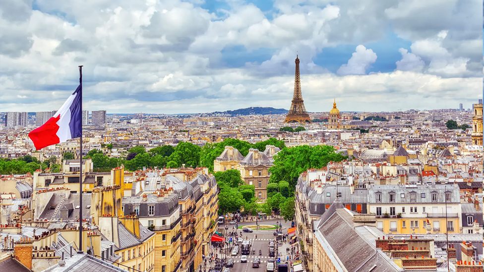 ২১ বাংলাদেশিকে ফেরত পাঠাল ফ্রান্স, কমিউনিটিতে ক্ষোভ