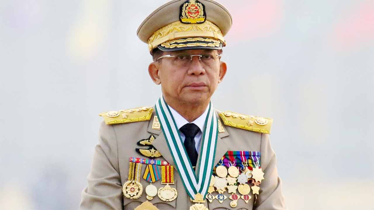 নজিরবিহীন চাপে মিয়ানমারের জান্তা প্রধান