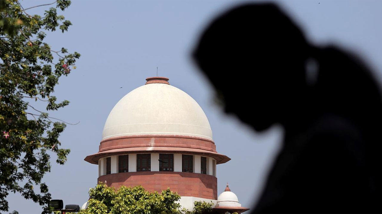 উপার্জন না থাকলেও স্ত্রীকে ভরণপোষণ দিতে বাধ্য স্বামী, বলছে আদালত