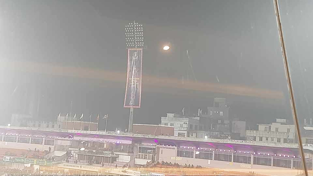 হঠাৎ বন্ধ বিপিএলের ম্যাচ!