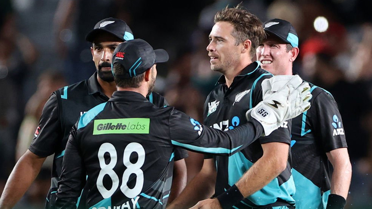 বাবরের লড়াইয়ের পরও পাকিস্তানের হার