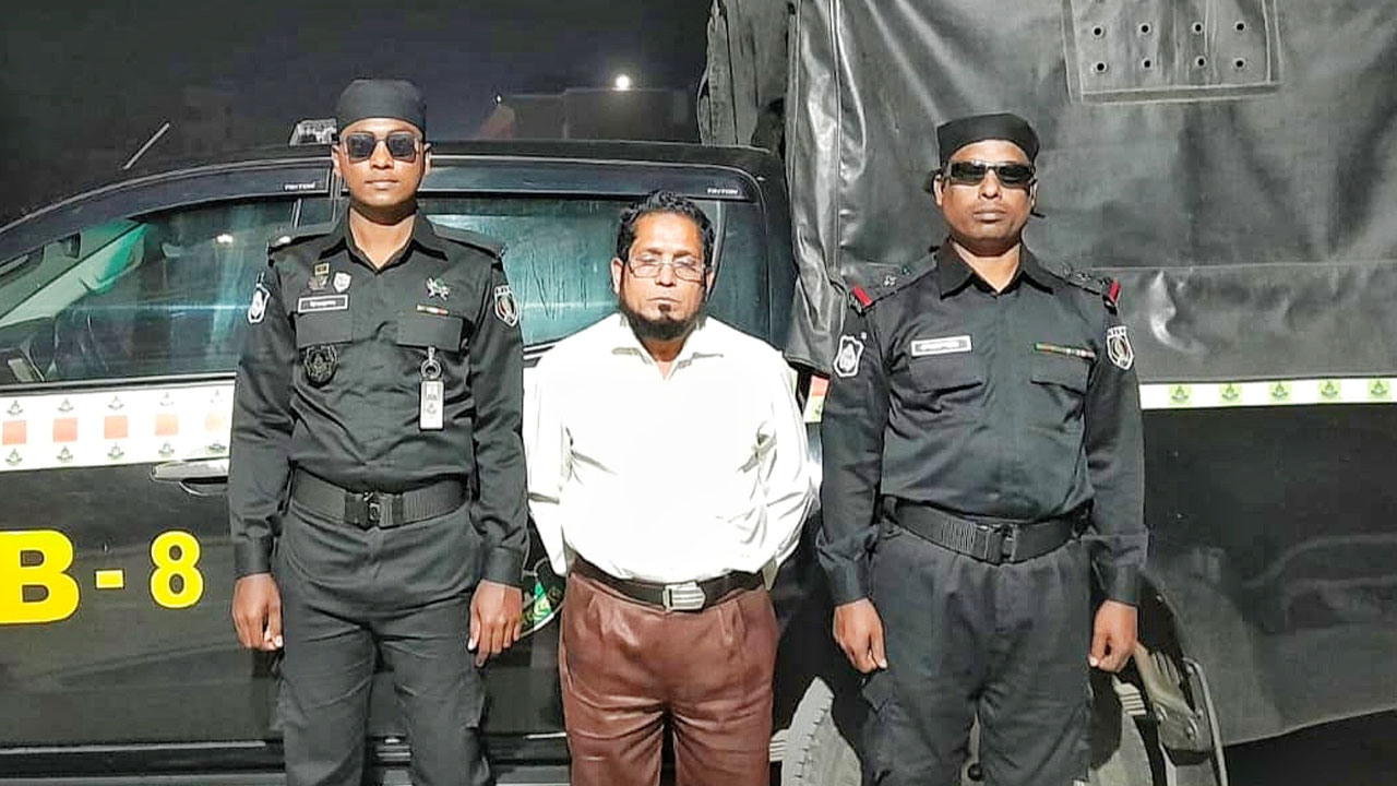 এক বছরের সাজা থেকে বাঁচতে ২৭ বছর পলাতক