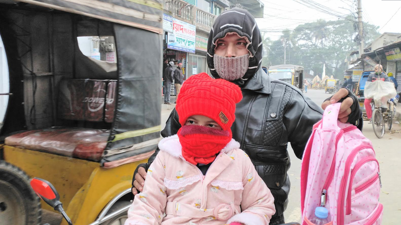 ‘ভোরে উঠে বাচ্চাকে নিয়ে এসে শুনছি স্কুল বন্ধ’