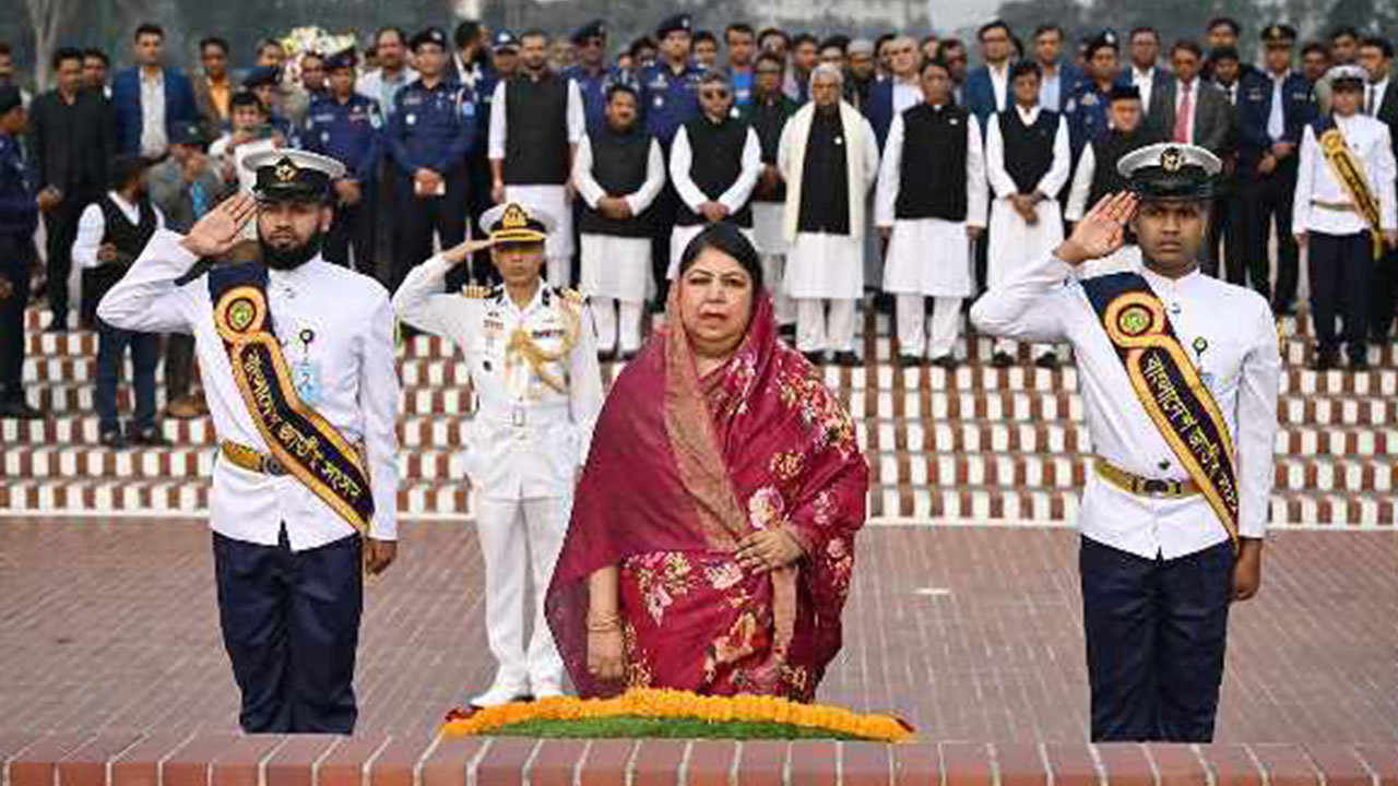 জাতীয় স্মৃতিসৌধে স্পিকার ও ডেপুটি স্পিকারের শ্রদ্ধা