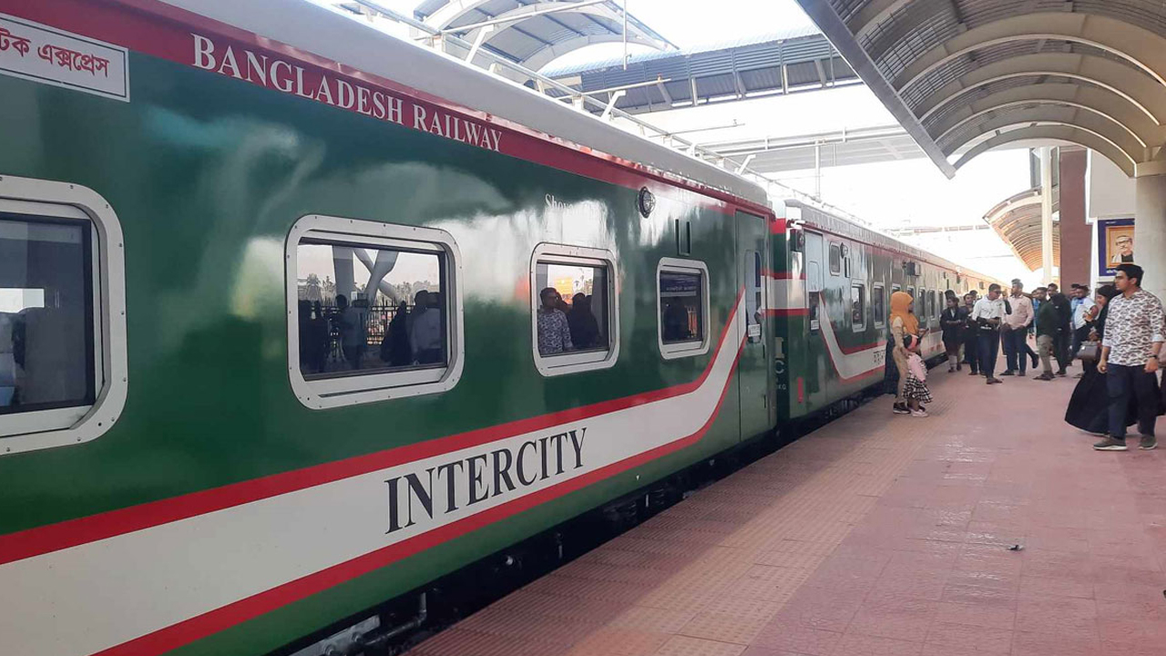 চলন্ত ট্রেনে উঠতে গিয়ে প্রাণ গেল সাবেক ব্যাংক কর্মকর্তার