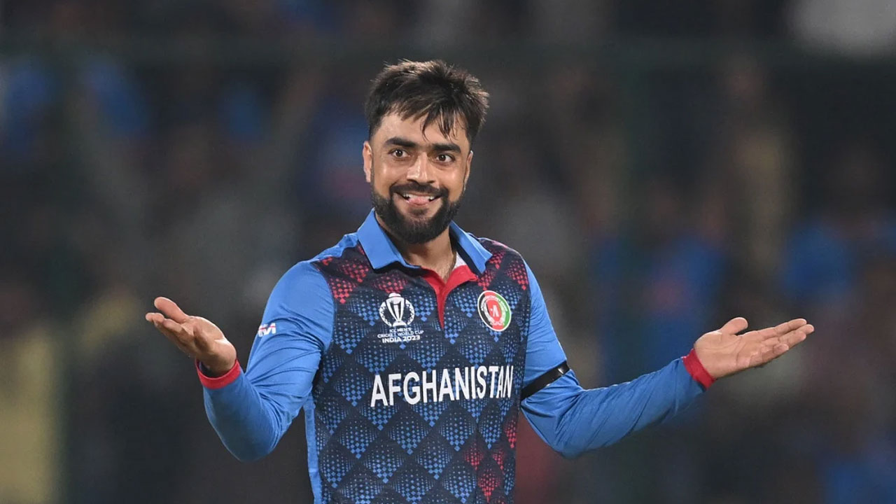 ৩০ দলের হয়ে খেলেছেন ২৫ বছরের রশিদ