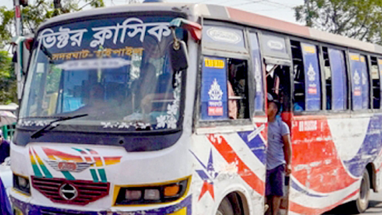 বংশালে বাসের ধাক্কায় পথচারী নিহত