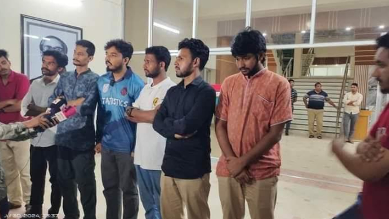 খুলনায় একাংশের কর্মসূচি প্রত্যাহার, আরেকাংশের প্রত্যাখ্যান