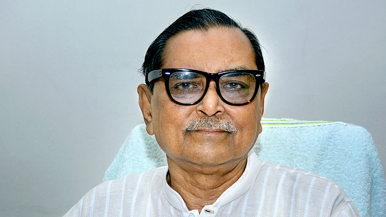 নিজেদের ‘রাজাকার’ আখ্যায়িত করে স্লোগান দেওয়া দুর্ভাগ্যজনক : মেনন