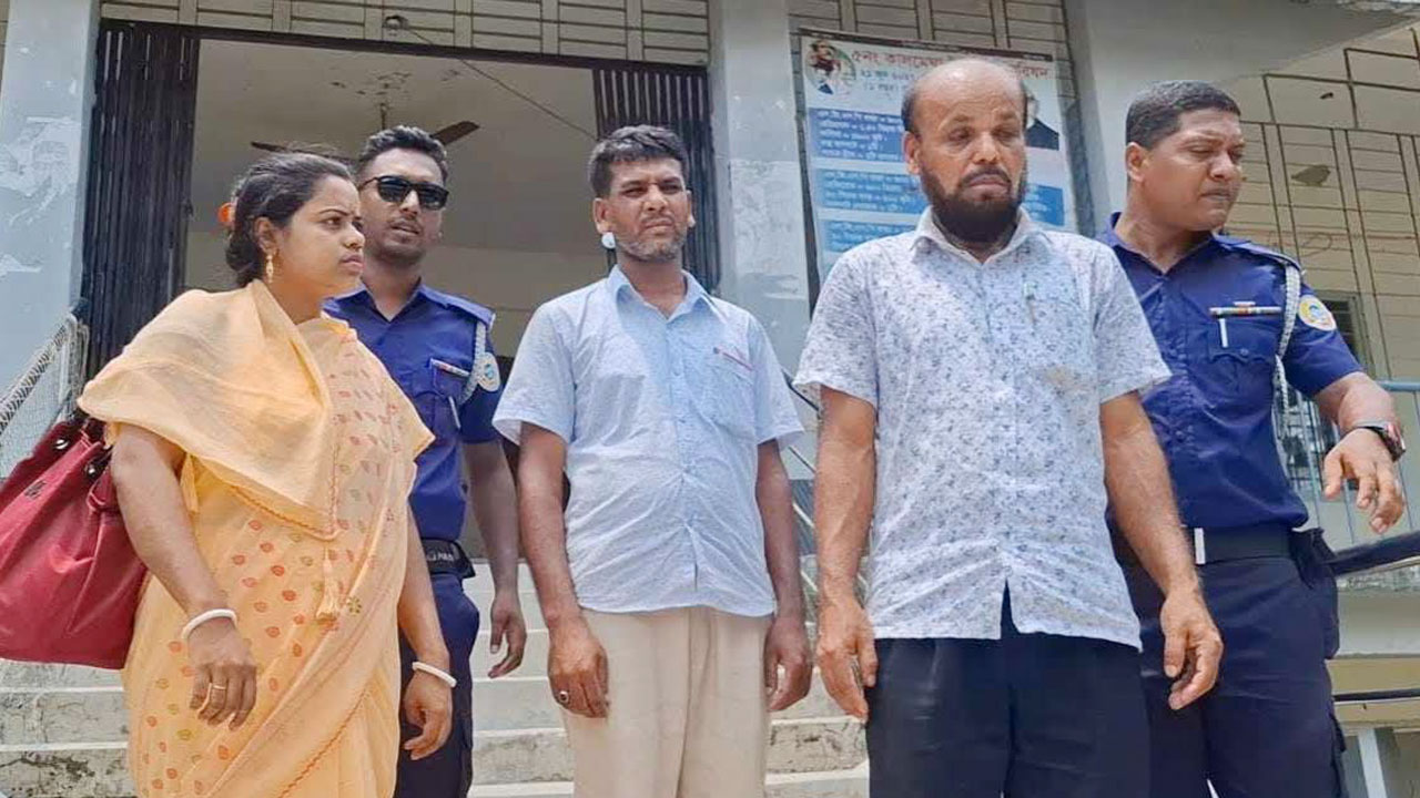 বরগুনায় ভোটগ্রহণে অনিয়মের দায়ে তিন কর্মকর্তা আটক