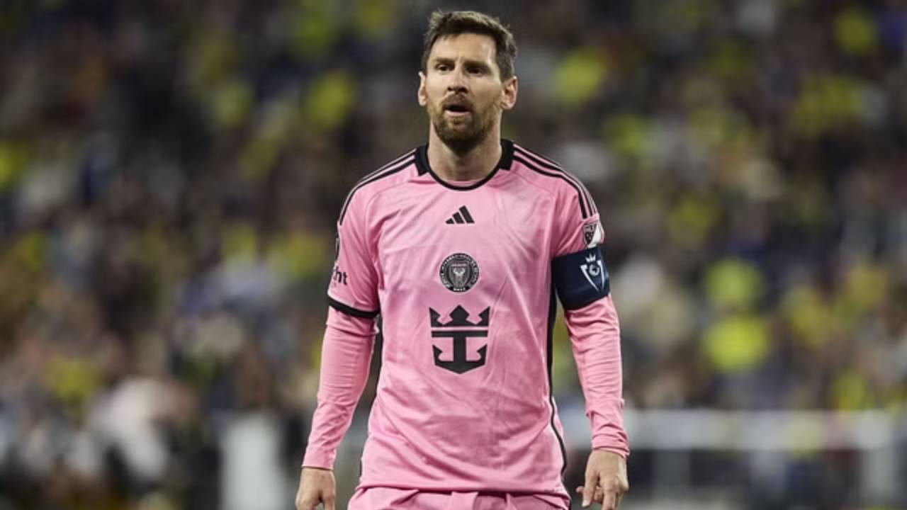 মেসিকে নিয়ে দুঃসংবাদ মায়ামি কোচের