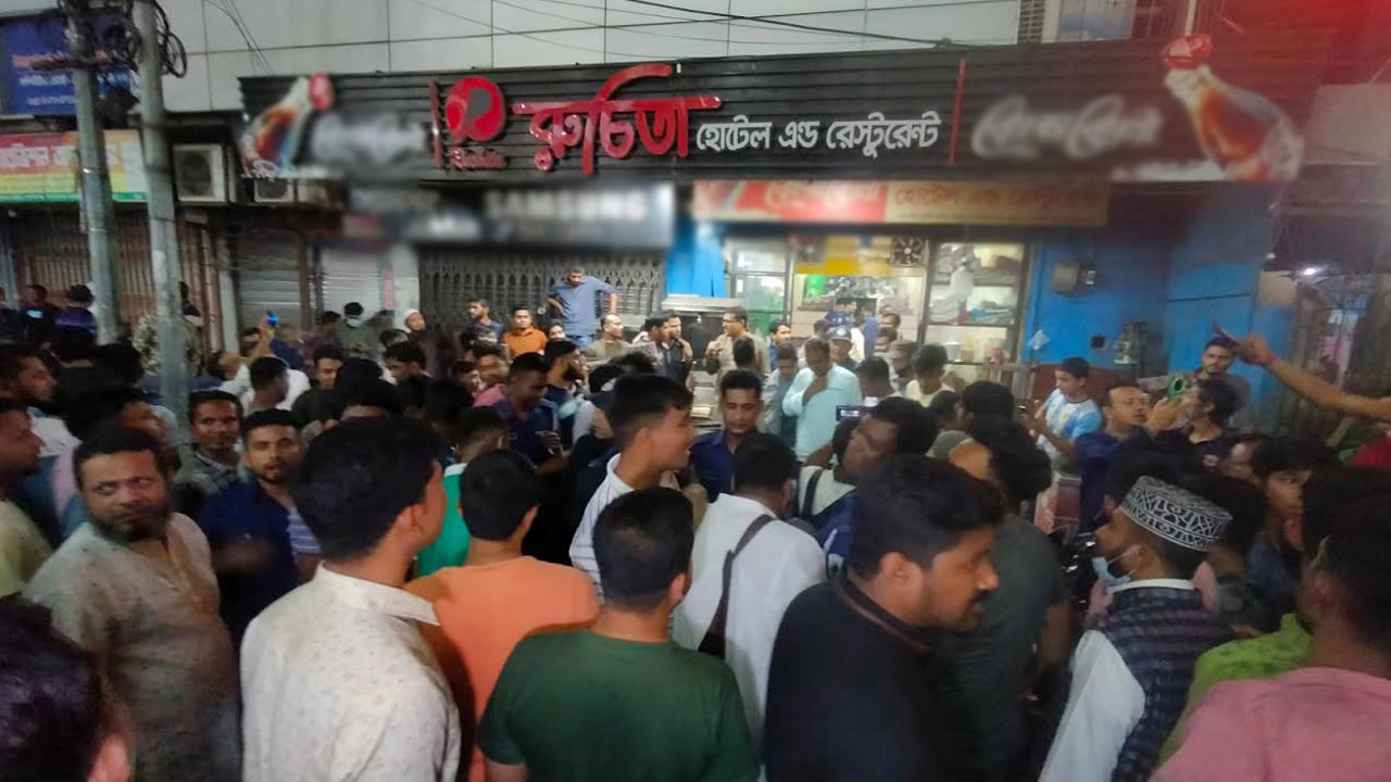 বগুড়ায় মরা মুরগির মাংস সংরক্ষণ, রেস্তোরাঁকে জরিমানা-সিলগালা