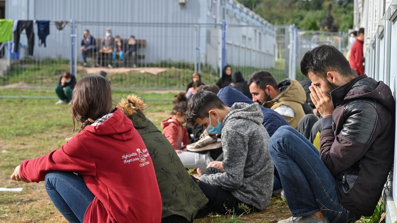 আশ্রয়প্রার্থীদের সামলাতে হিমশিম খাচ্ছে জার্মানি