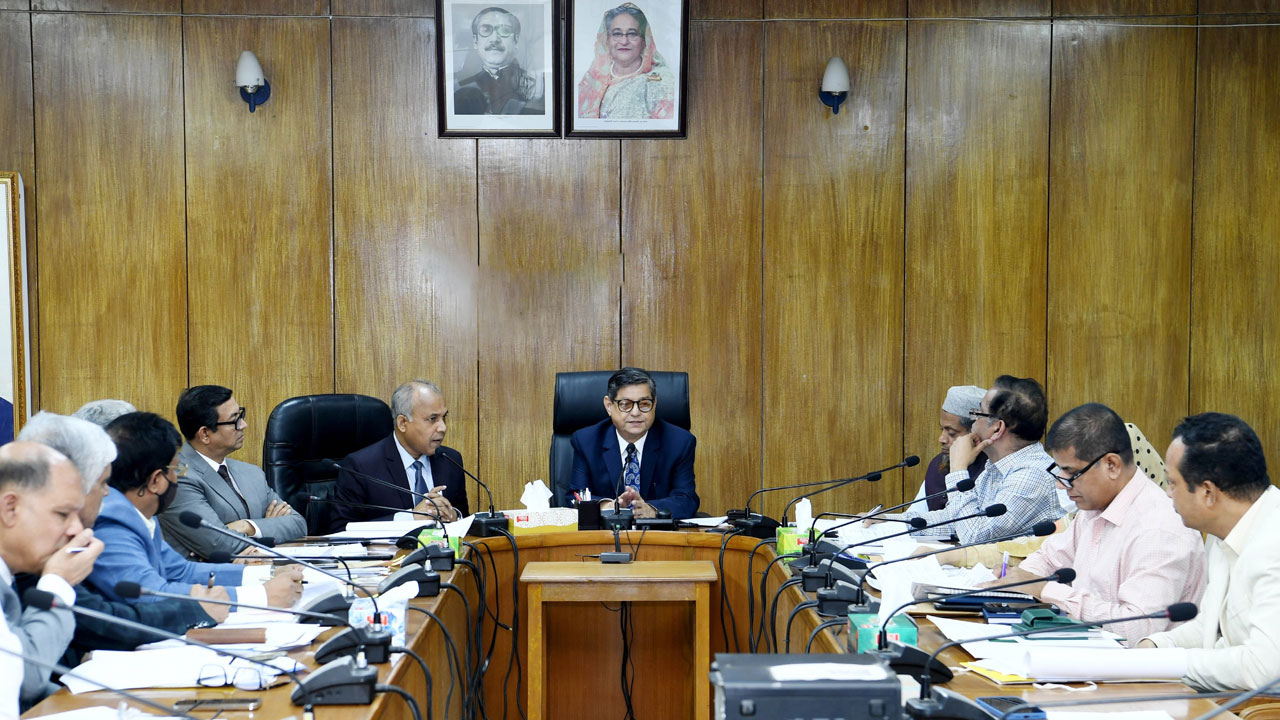 দক্ষতার সঙ্গে দ্রুত কাজ করার তাগিদ গণপূর্তমন্ত্রীর