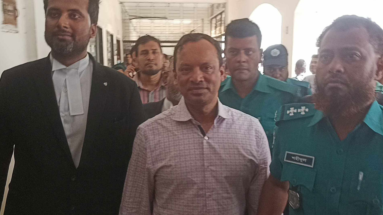 সুপ্রিম কোর্ট বার নির্বাচনে মারামারি : ব্যারিস্টার কাজল কারাগারে