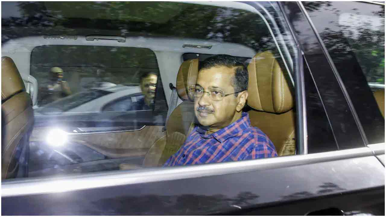কারাগার থেকে দিল্লির মসনদ চালাতে পারবেন কেজরিওয়াল?