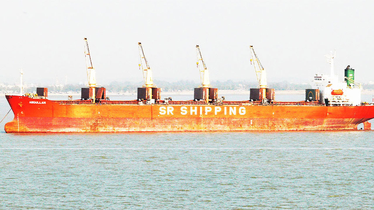 জলদস্যুর কবলে জাহাজ : ২৩ নাবিকের ১১ জনই চট্টগ্রামের