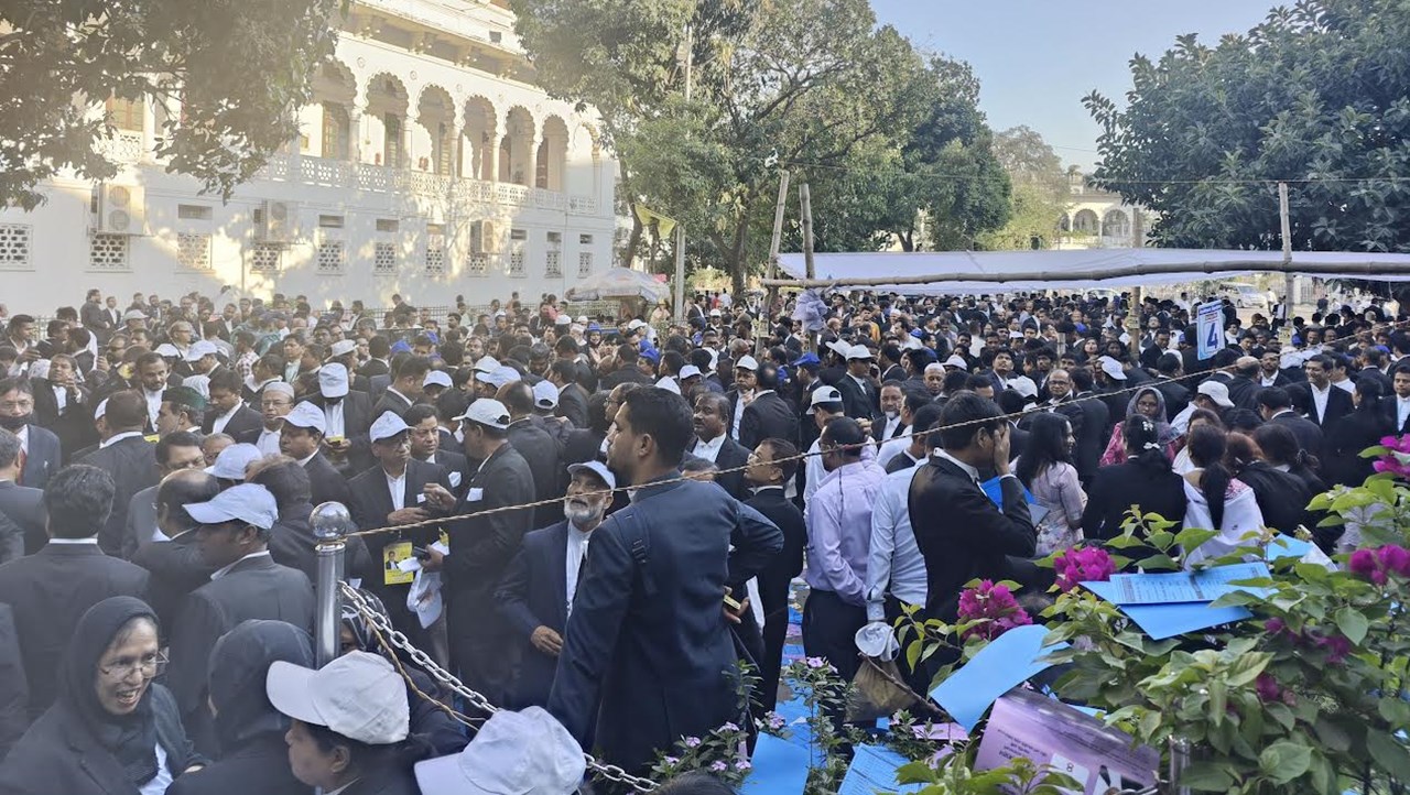 সুপ্রিম কোর্ট বার নির্বাচনে প্রথম দিনে ভোট দিলেন ৩২৬১ আইনজীবী