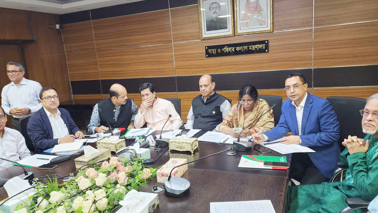 ডেঙ্গু ও চিকুনগুনিয়া প্রতিরোধ: সচিবালয়ে মন্ত্রী-মেয়রদের বিশেষ সভা
